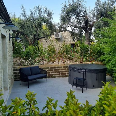 Отель Relais Frasimon Antico Casale Сан-Вито-Кьетино Экстерьер фото