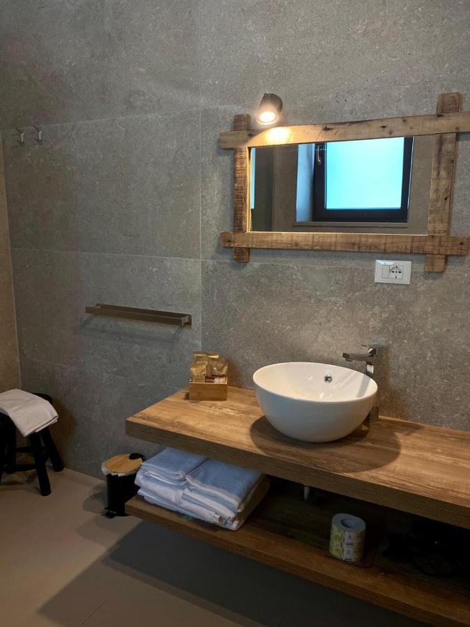 Отель Relais Frasimon Antico Casale Сан-Вито-Кьетино Экстерьер фото