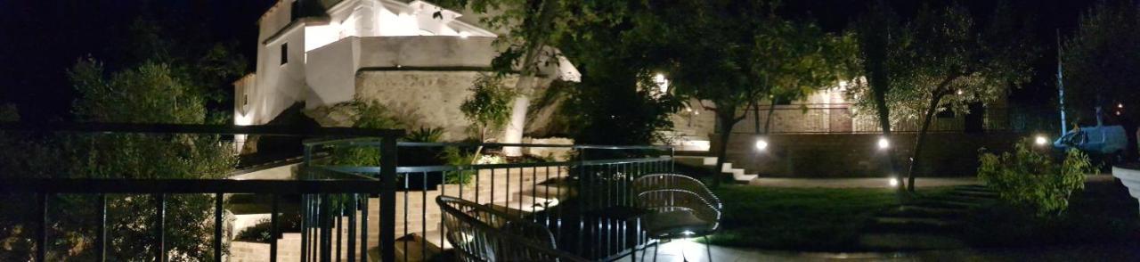 Отель Relais Frasimon Antico Casale Сан-Вито-Кьетино Экстерьер фото