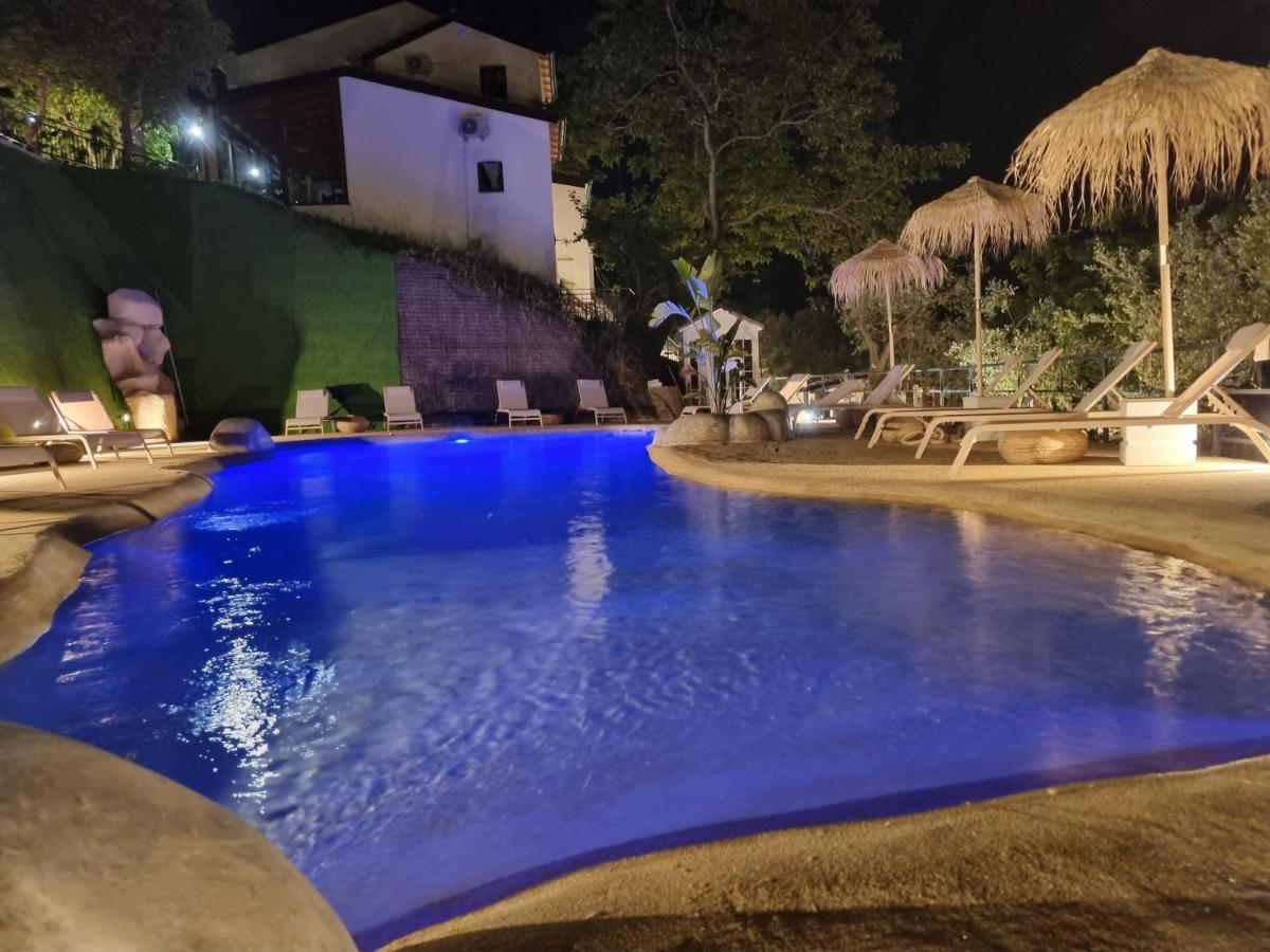 Отель Relais Frasimon Antico Casale Сан-Вито-Кьетино Экстерьер фото